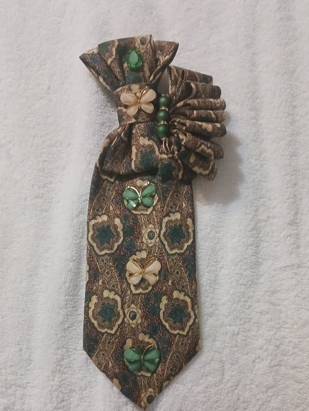Embellished Green and Gold Floral Brooch Tie